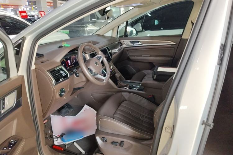 Used Volkswagen Viloran 2020 330TSI Luxury Edition Left Front Seat