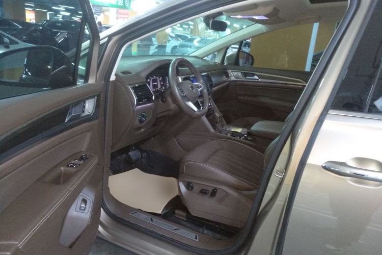 Used Volkswagen Viloran 2020 330TSI Luxury Edition Left Front Seat
