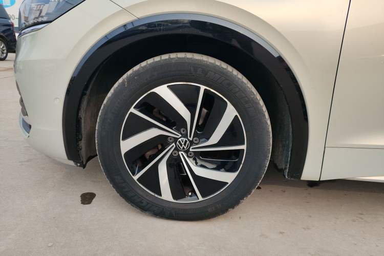 Used Volkswagen Viloran 2020 330TSI Luxury Edition Left Front Wheel Hub