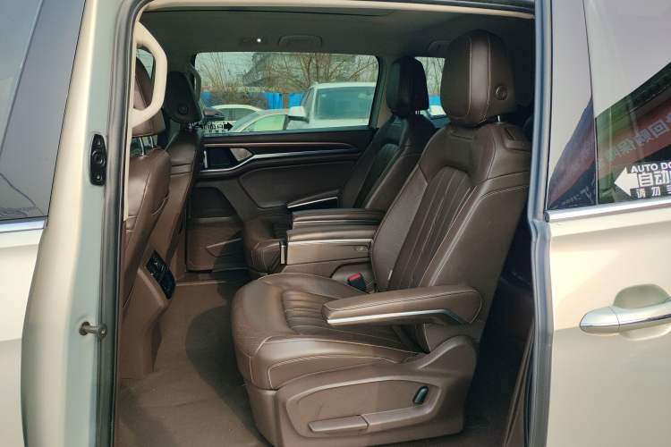 Used Volkswagen Viloran 2020 330TSI Luxury Edition Left Rear Seat