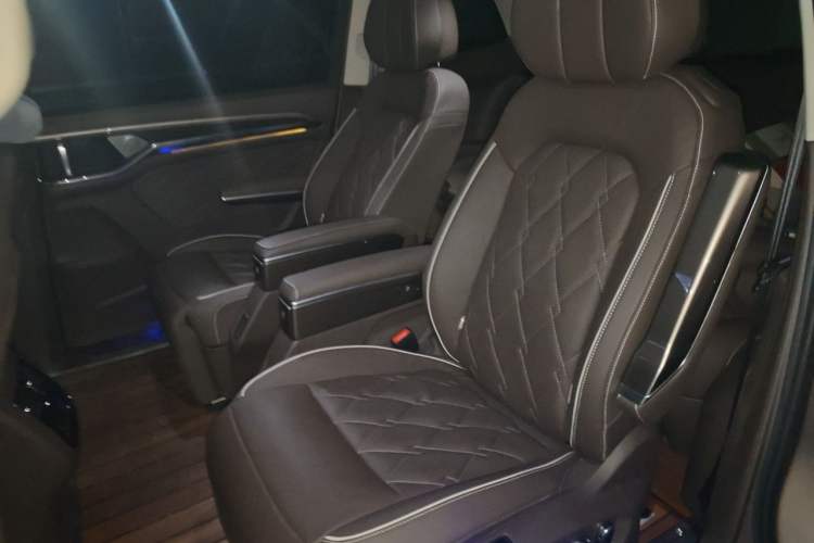 Used Volkswagen Viloran 2020 380TSI Prestige Edition Left Rear Seat
