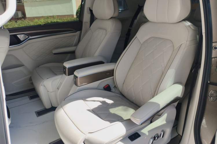 Used Volkswagen Viloran 2020 380TSI Prestige Edition Left Rear Seat