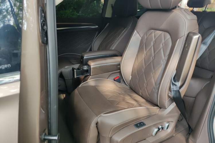 Used Volkswagen Viloran 2020 380TSI Prestige Edition Left Rear Seat