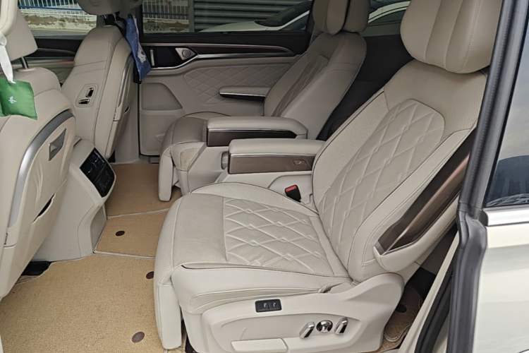 Used Volkswagen Viloran 2020 380TSI Prestige Edition Left Rear Seat