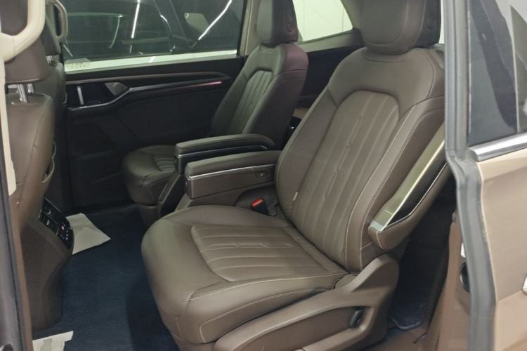 Used Volkswagen Viloran 2020 330TSI Luxury Edition Left Rear Seat
