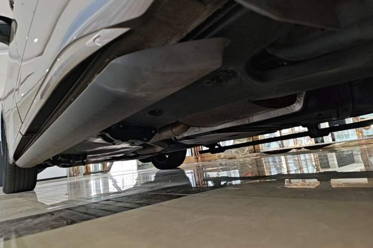 Used Volkswagen Viloran 2020 330TSI Luxury Edition Left Side Sill