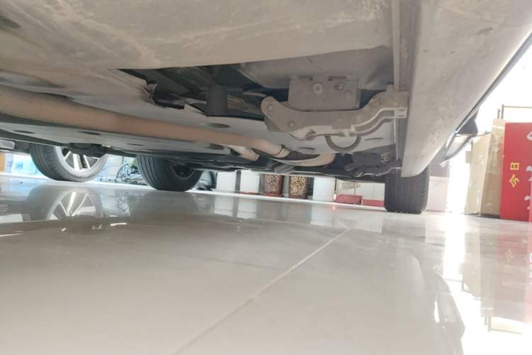 Used Volkswagen Viloran 2020 330TSI Luxury Edition Left Side Sill