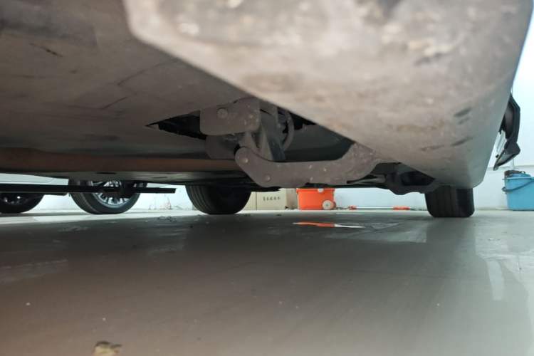 Used Volkswagen Viloran 2020 330TSI Luxury Edition Left Side Sill