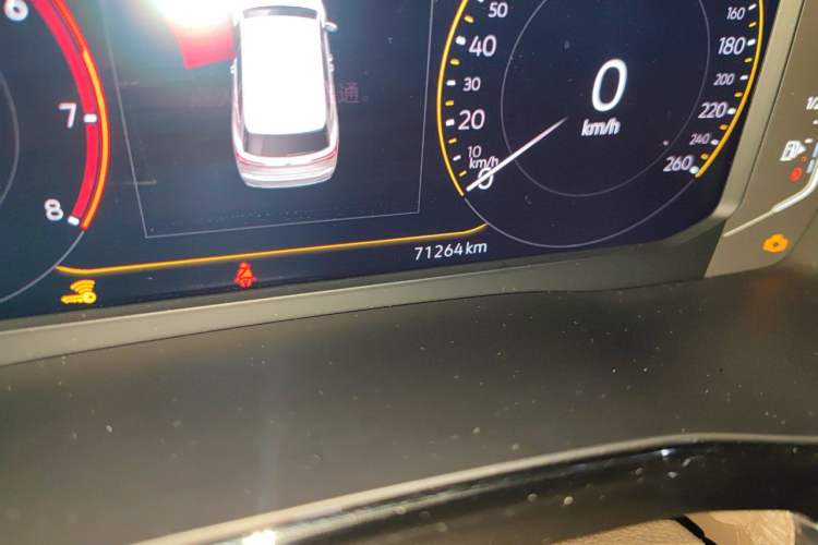Used Volkswagen Viloran 2020 330TSI Luxury Edition Odometer Close Up