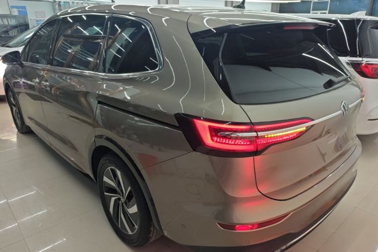 Used Volkswagen Viloran 2020 330TSI Luxury Edition Rear Left 45 Deg