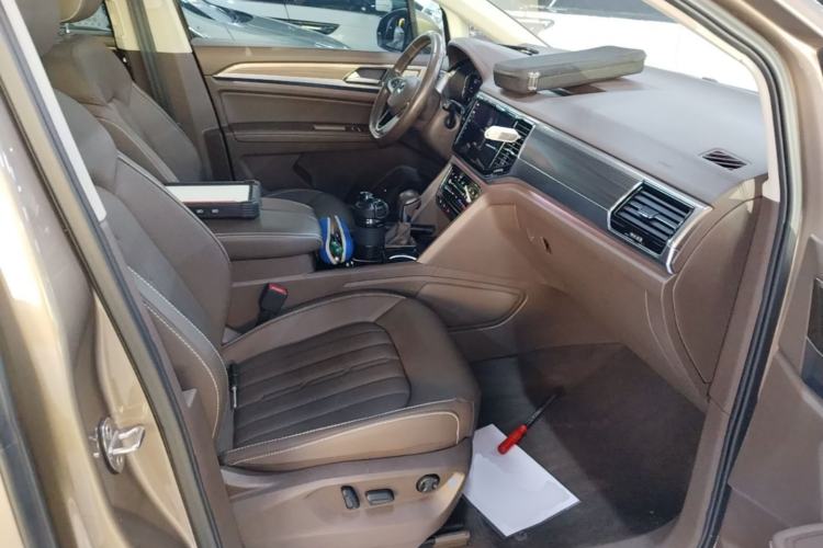 Used Volkswagen Viloran 2020 330TSI Luxury Edition Right Front Seat