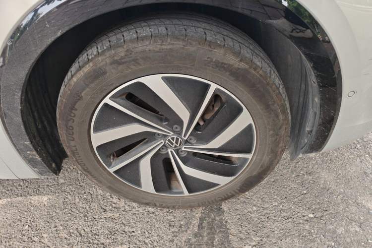 Used Volkswagen Viloran 2020 330TSI Luxury Edition Right Front Wheel Hub