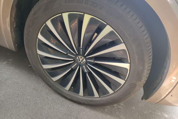 Used Volkswagen Viloran 2020 380TSI Prestige Edition Right Front Wheel Hub