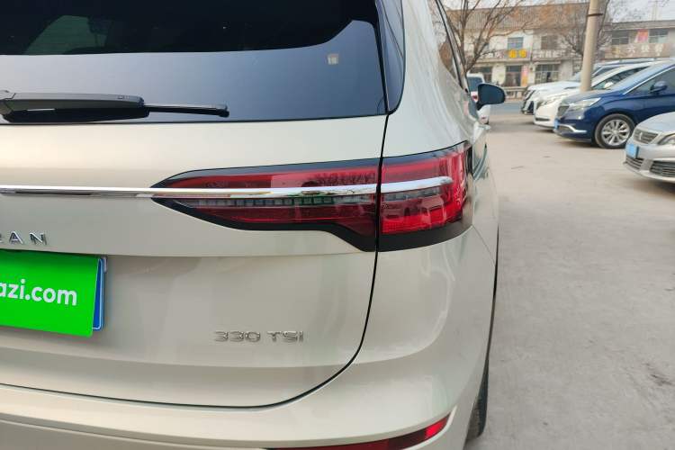 Used Volkswagen Viloran 2020 330TSI Luxury Edition Right Rear Taillight