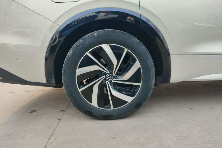 Used Volkswagen Viloran 2020 330TSI Luxury Edition Right Rear Wheel Hub