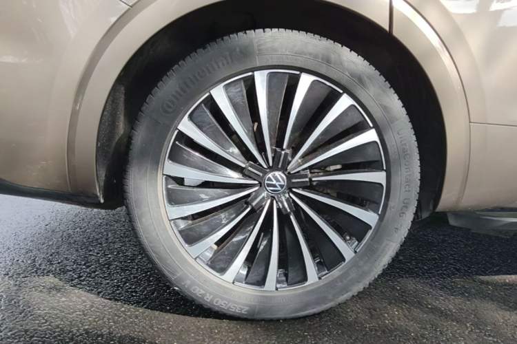 Used Volkswagen Viloran 2020 380TSI Prestige Edition Right Rear Wheel Hub