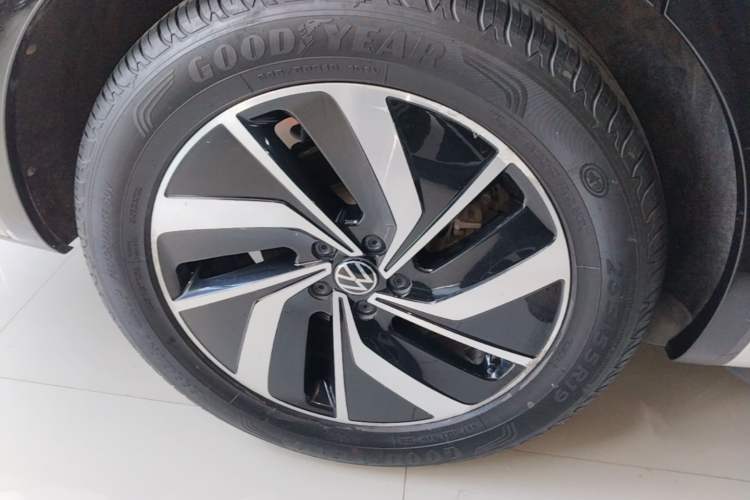 Used Volkswagen Viloran 2020 330TSI Luxury Edition Right Rear Wheel Hub