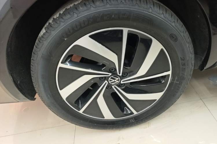 Used Volkswagen Viloran 2020 330TSI Luxury Edition Right Rear Wheel Hub
