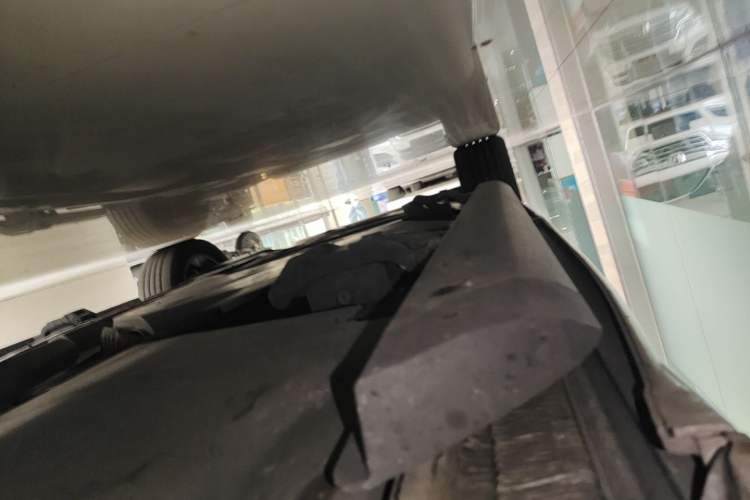Used Volkswagen Viloran 2020 330TSI Luxury Edition Right Side Sill