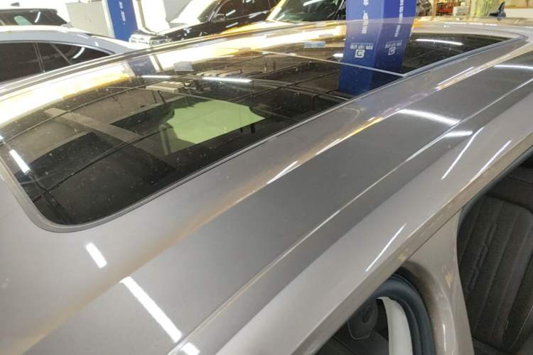 Used Volkswagen Viloran 2020 330TSI Luxury Edition Roof