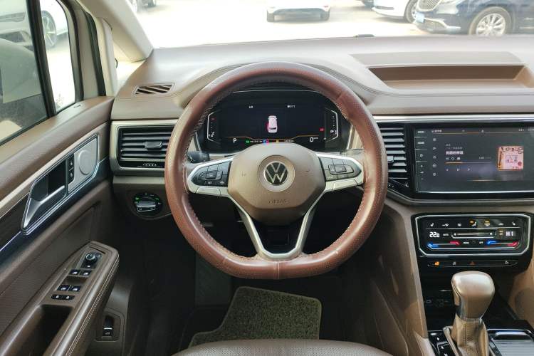 Used Volkswagen Viloran 2020 330TSI Luxury Edition Steering Wheel