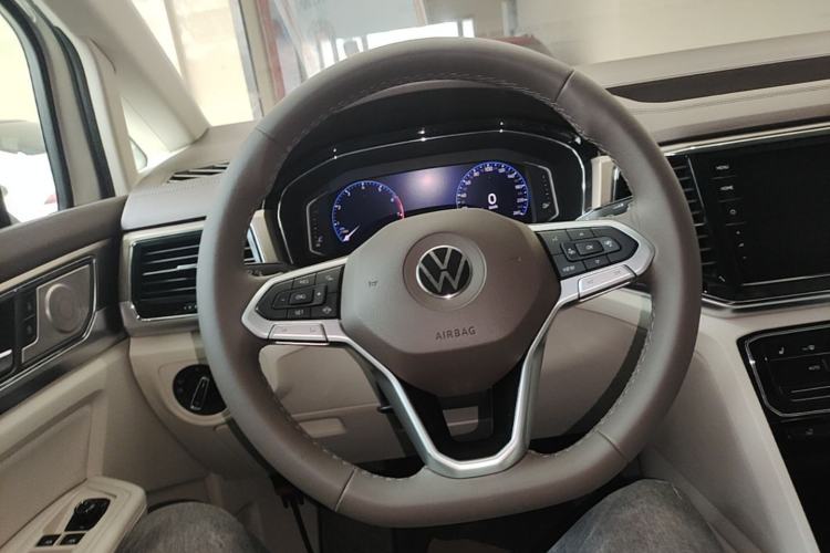 Used Volkswagen Viloran 2020 330TSI Luxury Edition Steering Wheel