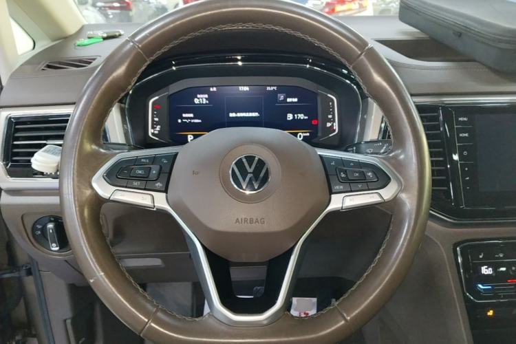 Used Volkswagen Viloran 2020 330TSI Luxury Edition Steering Wheel