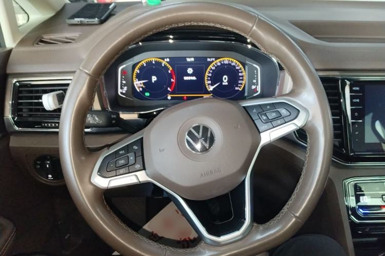 Used Volkswagen Viloran 2020 330TSI Luxury Edition Steering Wheel