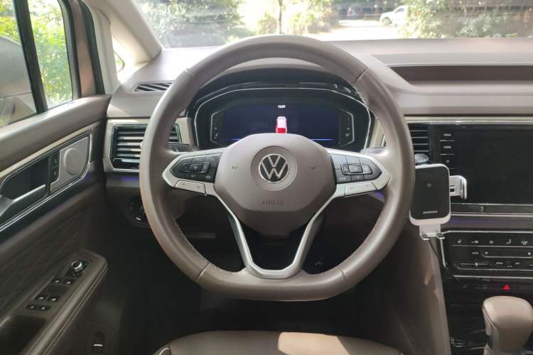 Used Volkswagen Viloran 2020 380TSI Prestige Edition Steering Wheel