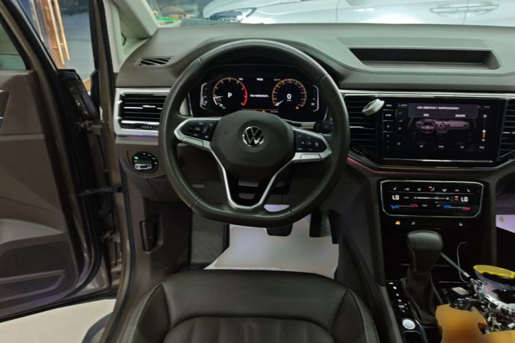 Used Volkswagen Viloran 2020 330TSI Luxury Edition Steering Wheel