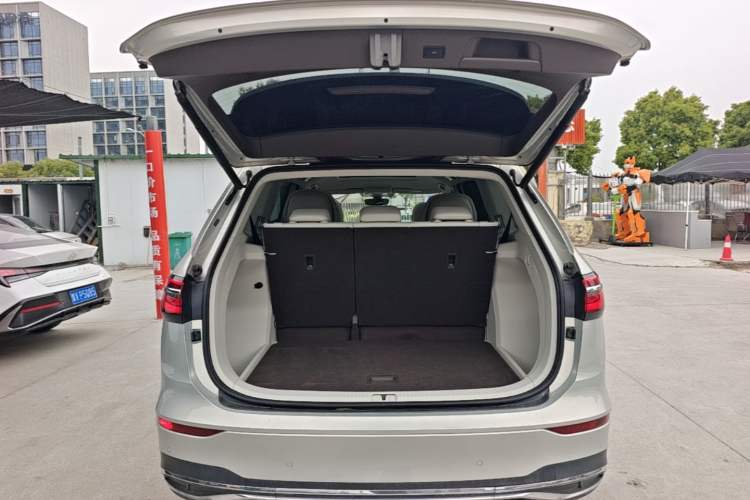 Used Volkswagen Viloran 2020 380TSI Prestige Edition Trunk