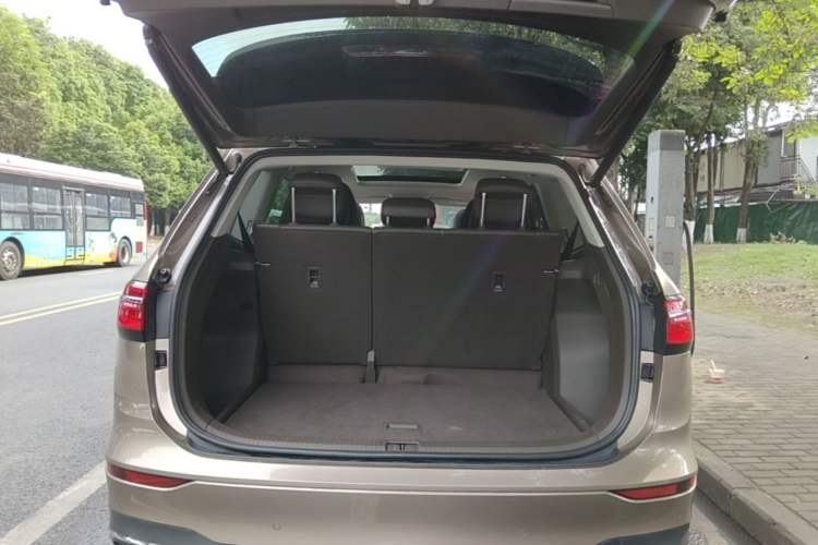 Used Volkswagen Viloran 2020 380TSI Prestige Edition Trunk