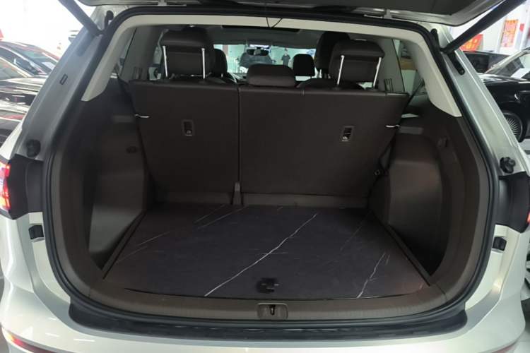 Used Volkswagen Viloran 2020 330TSI Luxury Edition Trunk