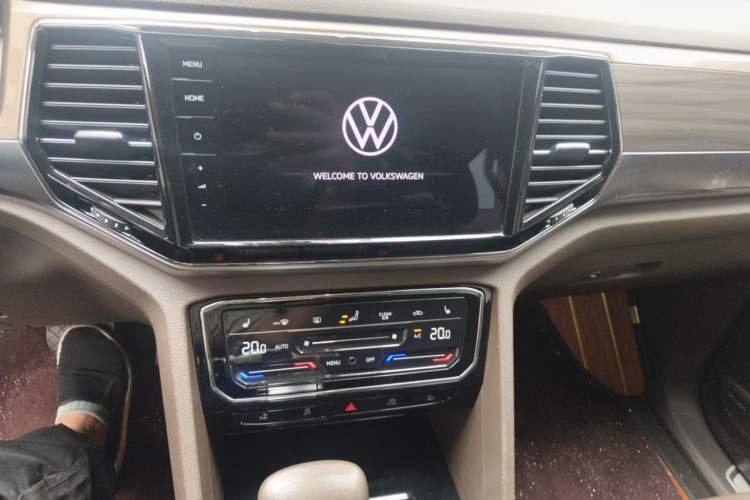 Used Volkswagen Viloran 2020 380TSI Flagship Edition Audio And AC Panel