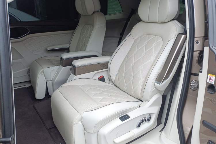 Used Volkswagen Viloran 2020 380TSI Prestige Edition Left Rear Seat