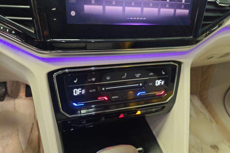 Used Volkswagen Viloran 2020 380TSI Flagship Edition Audio And AC Panel