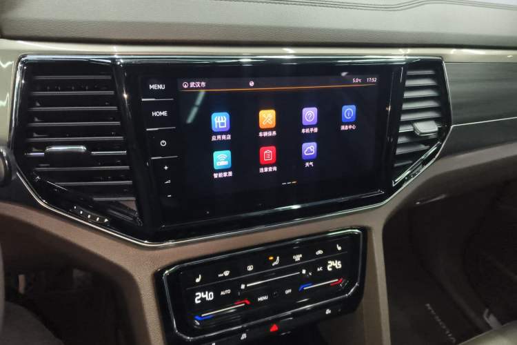 Used Volkswagen Viloran 2020 330TSI Luxury Edition Audio And AC Panel