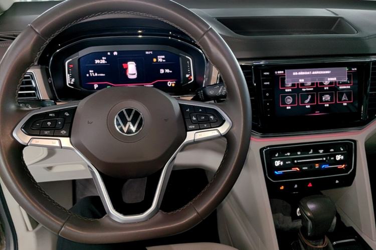 Used Volkswagen Viloran 2020 380TSI Prestige Edition Center Console