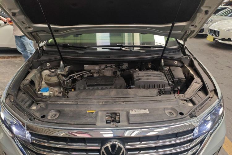 Used Volkswagen Viloran 2020 380TSI Flagship Edition Engine Bay