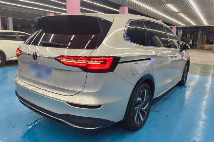 Used Volkswagen Viloran 2020 330TSI Luxury Edition Exterior 4