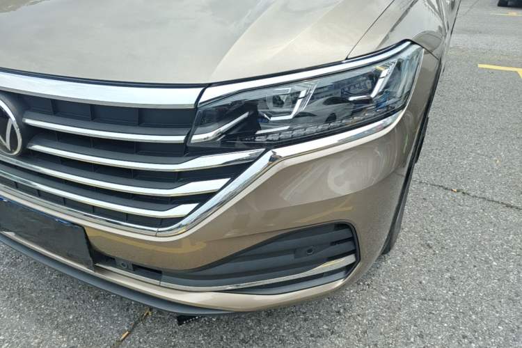 Used Volkswagen Viloran 2020 330TSI Luxury Edition Left Front Headlight