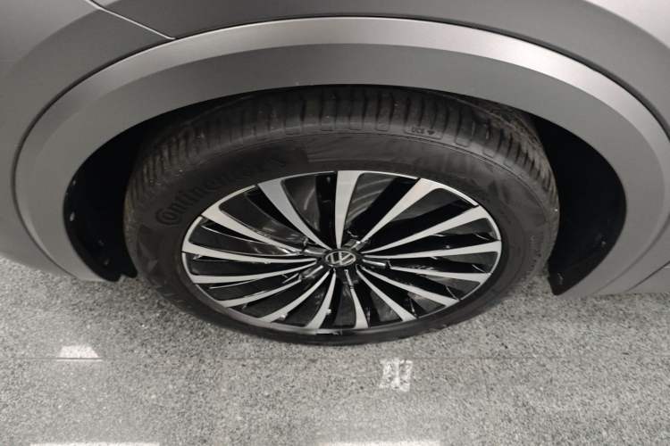Used Volkswagen Viloran 2020 380TSI Flagship Edition Left Front Wheel Hub