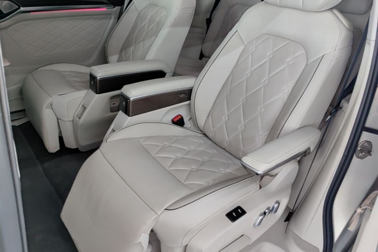 Used Volkswagen Viloran 2020 380TSI Prestige Edition Left Rear Seat