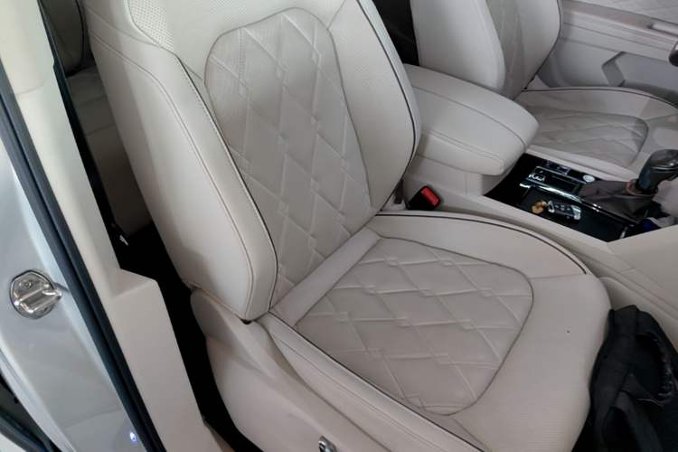 Used Volkswagen Viloran 2020 380TSI Prestige Edition Right Front Seat