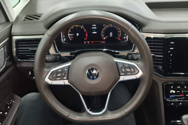 Used Volkswagen Viloran 2020 330TSI Luxury Edition Steering Wheel