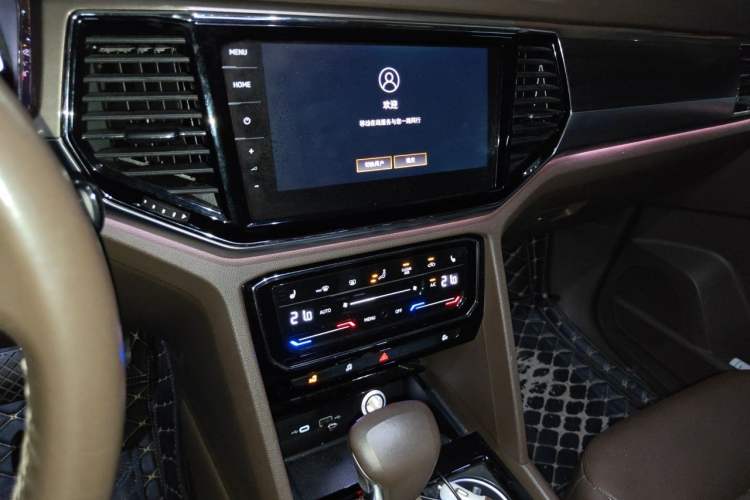 Used Volkswagen Viloran 2020 330TSI Luxury Edition Audio And AC Panel