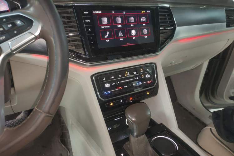 Used Volkswagen Viloran 2020 380TSI Prestige Edition Audio And AC Panel