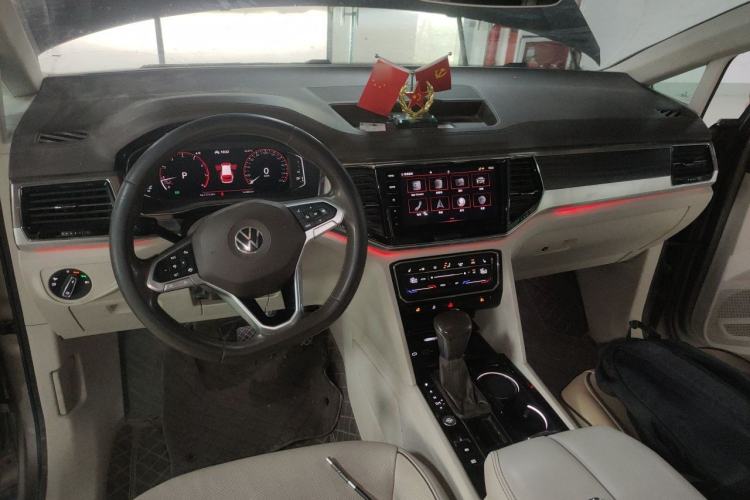 Used Volkswagen Viloran 2020 380TSI Prestige Edition Center Console