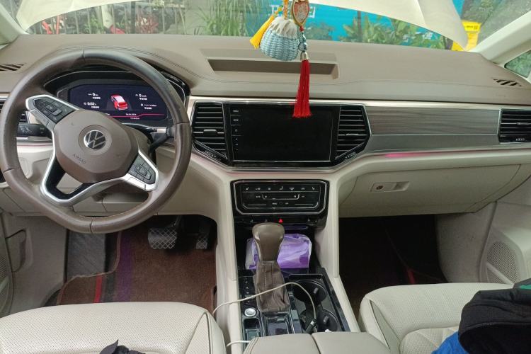 Used Volkswagen Viloran 2020 380TSI Prestige Edition Center Console