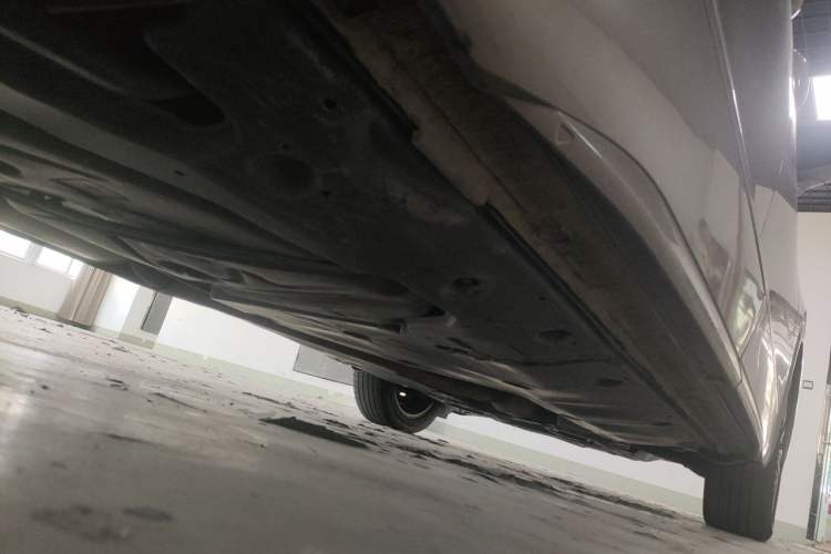 Used Volkswagen Viloran 2020 380TSI Prestige Edition Chassis Rear Right